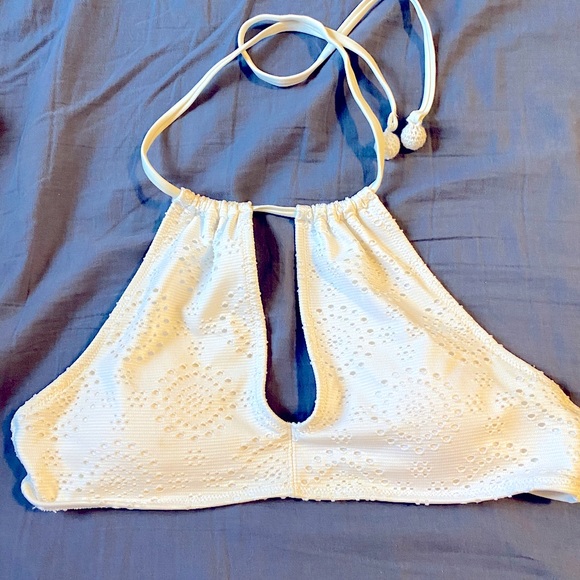 White Keyhole Swim Top - Picture 1 of 3